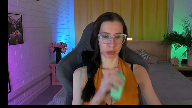 Snapshot of CareyJonas chatting on October 2025 05:20:02 PM CareyJonas online show from October 2025 05:20:02 PM