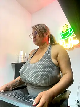 Snapshot of AlexxiaaMat chatting on September 2025 11:00:02 AM AlexxiaaMat online show from September 2025 11:00:02 AM