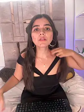 salomecute21 online show from October 2025 01:29:02 PM