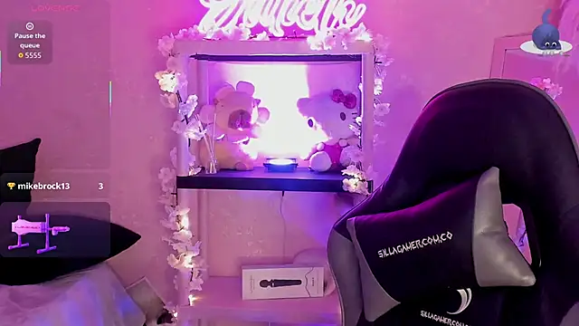 Snapshot of JuliethMoss chatting on March 2026 02:04:02 AM JuliethMoss online show from March 2026 02:04:02 AM