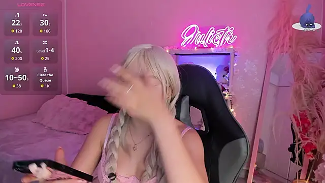 Snapshot of JuliethMoss chatting on March 2026 09:10:01 PM JuliethMoss online show from March 2026 09:10:01 PM