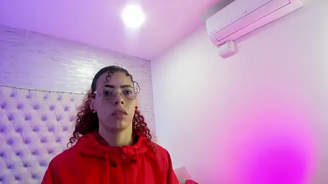 Pamelamiler   online show from May 2026 12:34:02 PM