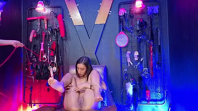 Eliz bdsm online show from February 2026 01:22:01 AM