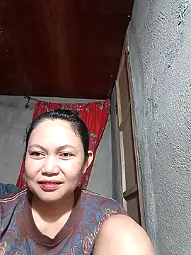 Snapshot of Everleigh_mom chatting on October 2025 01:31:02 PM Everleigh mom online show from October 2025 01:31:02 PM