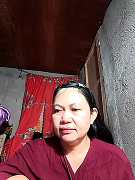 Snapshot of Everleigh_mom chatting on October 2025 08:09:02 PM Everleigh mom online show from October 2025 08:09:02 PM