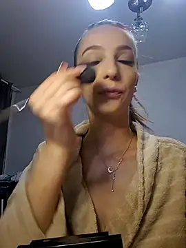 Snapshot of MoonedByEva chatting on October 2025 04:40:02 PM MoonedByEva online show from October 2025 04:40:02 PM