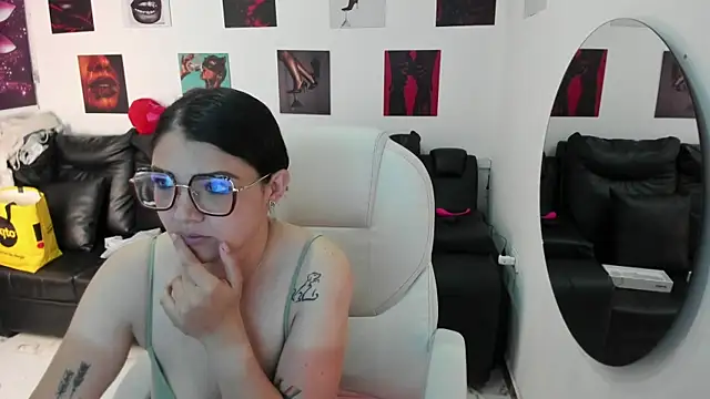 Snapshot of iam_sammy_01 chatting on September 2025 12:18:02 PM iam sammy 01 online show from September 2025 12:18:02 PM