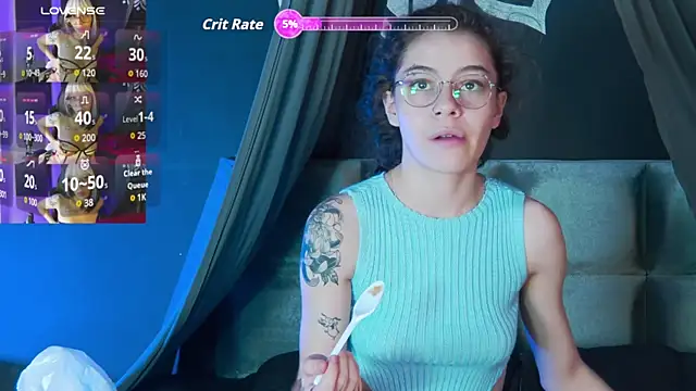 RavennMoonn online show from September 2025 07:52:01 PM