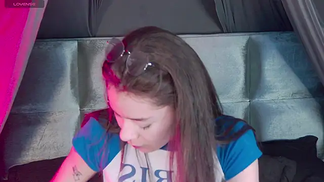 RavennMoonn online show from October 2025 06:27:01 PM