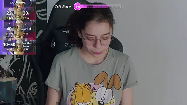 RavennMoonn online show from October 2025 07:56:01 PM