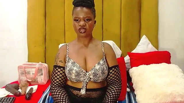 RoundaAssx22 online show from March 2026 10:03:02 PM