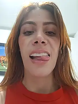 Elianasuarezz online show from June 2026 11:37:01 PM