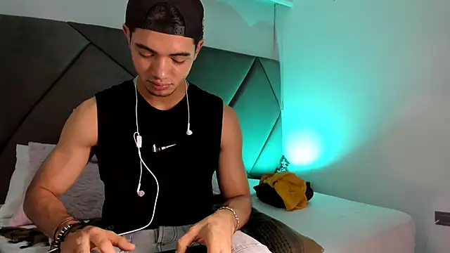 andrew colleman online show from October 2025 05:24:01 AM