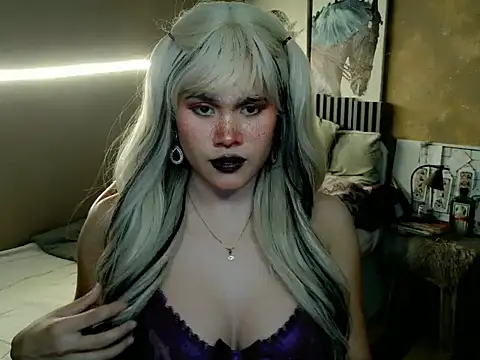 Snapshot of YllanaAltheaXxX chatting on May 2026 07:41:02 PM YllanaAltheaXxX online show from May 2026 07:41:02 PM