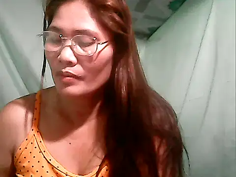 Snapshot of Juicy_69xx chatting on September 2025 11:37:01 AM Juicy 69xx online show from September 2025 11:37:01 AM