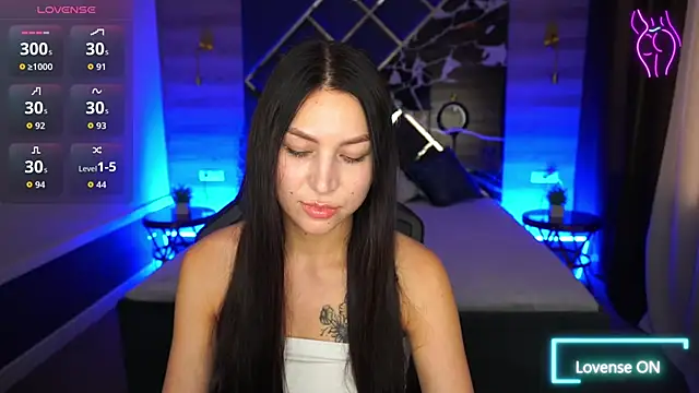 EliseVelour online show from November 2025 01:54:02 PM