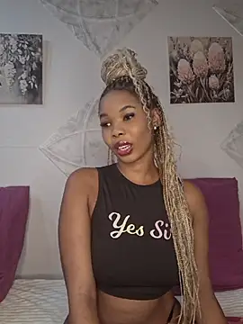 Snapshot of ELAINE_xXxX chatting on May 2026 06:36:02 PM ELAINE xXxX online show from May 2026 06:36:02 PM