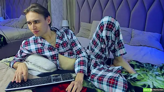 Snapshot of WilliamDyson chatting on September 2025 03:08:02 AM WilliamDyson online show from September 2025 03:08:02 AM