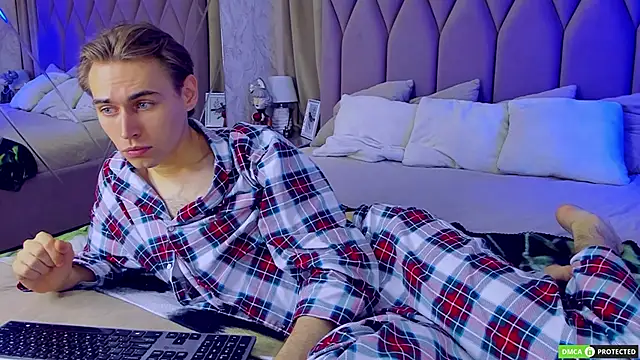 Snapshot of WilliamDyson chatting on September 2025 08:08:01 AM WilliamDyson online show from September 2025 08:08:01 AM