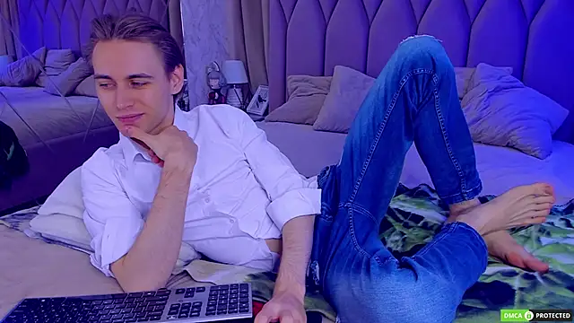 Snapshot of WilliamDyson chatting on October 2025 03:17:02 AM WilliamDyson online show from October 2025 03:17:02 AM