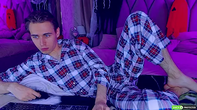 Snapshot of WilliamDyson chatting on October 2025 03:07:01 AM WilliamDyson online show from October 2025 03:07:01 AM