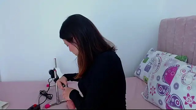 Tiiana online show from May 2026 09:09:01 PM