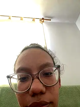 Valen1800 online show from October 2025 07:16:02 PM