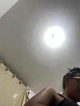 Valen1800 online show from March 2026 01:42:02 AM