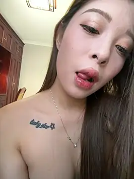 tuanzi125216 online show from January 2026 07:00:01 AM