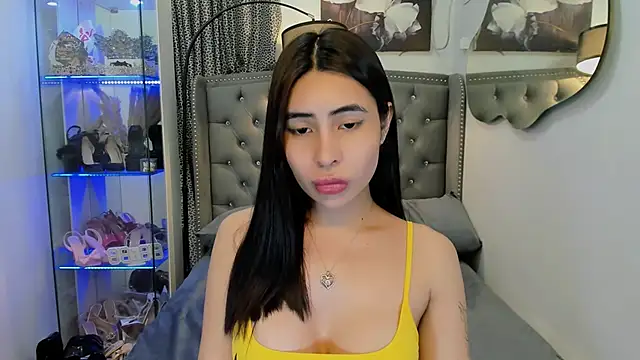 Snapshot of Claudia_empress chatting on October 2025 08:20:02 PM Claudia empress online show from October 2025 08:20:02 PM