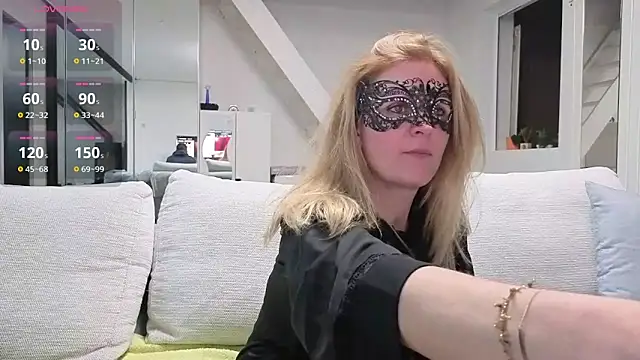 bellemasquer online show from December 2025 10:05:01 PM