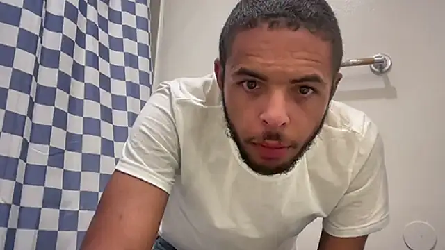 Snapshot of DERTYLAY chatting on November 2025 01:30:02 AM DERTYLAY online show from November 2025 01:30:02 AM