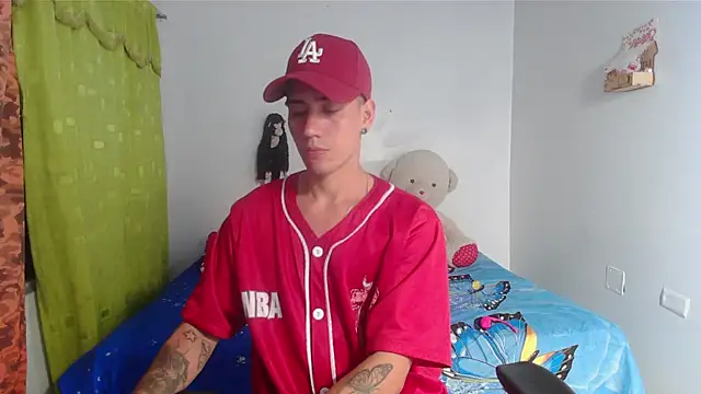 Snapshot of kilyan--x_x chatting on September 2025 03:31:01 AM kilyan--x x online show from September 2025 03:31:01 AM