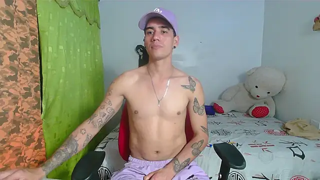 kilyan--x x online show from October 2025 12:13:01 AM