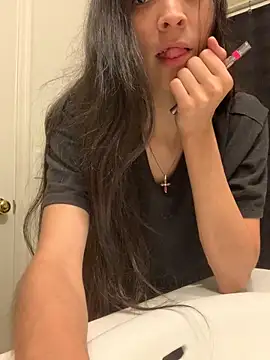 Snapshot of lovinlush chatting on October 2025 04:19:01 PM lovinlush online show from October 2025 04:19:01 PM