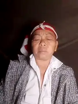 VangLe73 online show from October 2025 11:21:02 AM