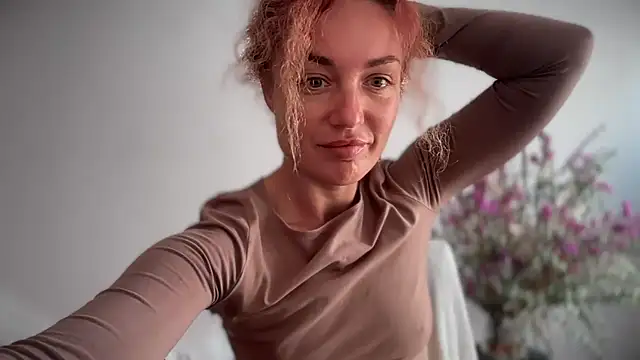 Snapshot of Reddgiirl chatting on October 2025 09:08:01 AM Reddgiirl online show from October 2025 09:08:01 AM