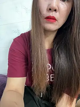 Moan Mary online show from November 2025 10:31:02 PM