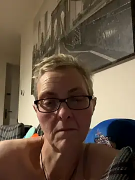 Curvy-Jinx online show from November 2025 03:42:02 AM