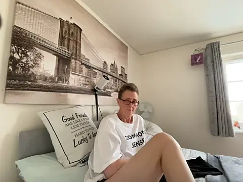 Curvy-Jinx online show from March 2026 12:42:01 PM