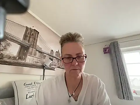 Curvy-Jinx online show from June 2026 09:01:02 AM