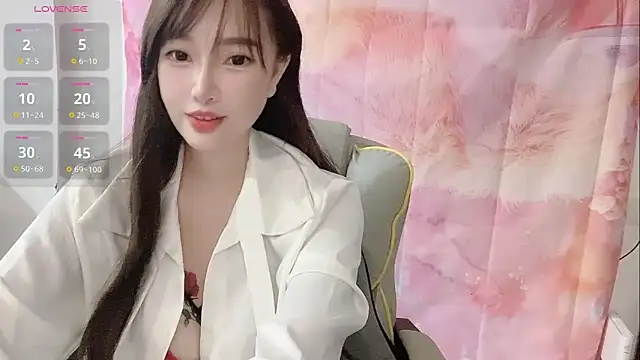 Crush-7ii online show from October 2025 01:07:01 PM