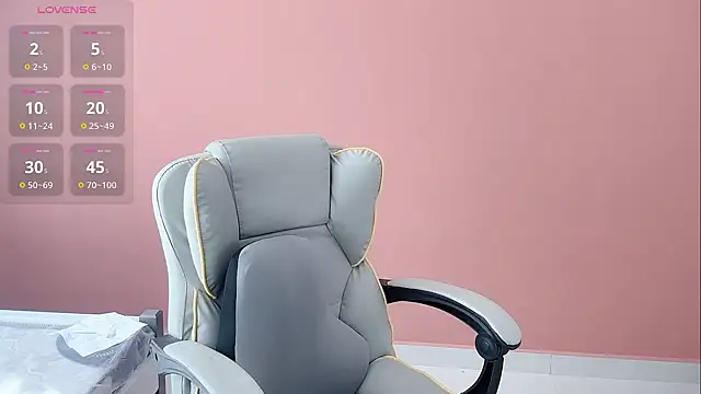 Crush-7ii online show from March 2026 03:00:01 AM