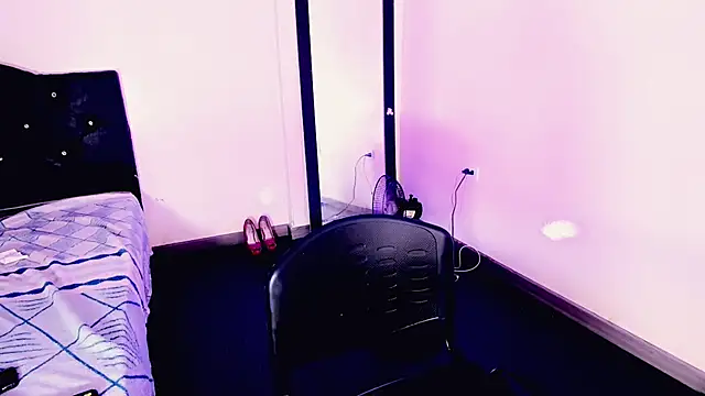 Snapshot of Rossedewitt_ chatting on November 2025 11:51:02 PM Rossedewitt online show from November 2025 11:51:02 PM