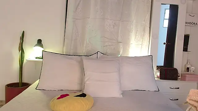 Snapshot of brunoorangel1 chatting on September 2025 05:18:01 PM brunoorangel1 online show from September 2025 05:18:01 PM