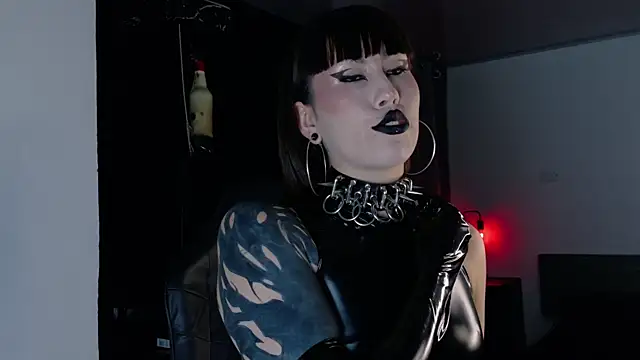 Angelabl0odborne online show from October 2025 09:04:02 PM