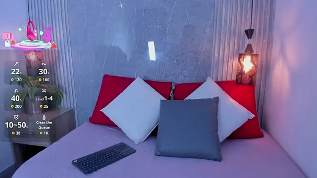 Emili  hot online show from November 2025 12:20:01 PM