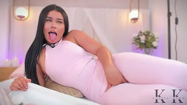 Snapshot of kassia_kim chatting on March 2026 07:26:02 AM kassia kim online show from March 2026 07:26:02 AM