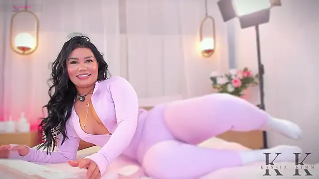 Snapshot of kassia_kim chatting on March 2026 07:23:01 AM kassia kim online show from March 2026 07:23:01 AM