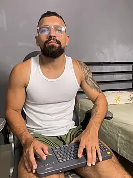 Snapshot of vincentjaxon chatting on April 2026 06:45:01 PM vincentjaxon online show from April 2026 06:45:01 PM